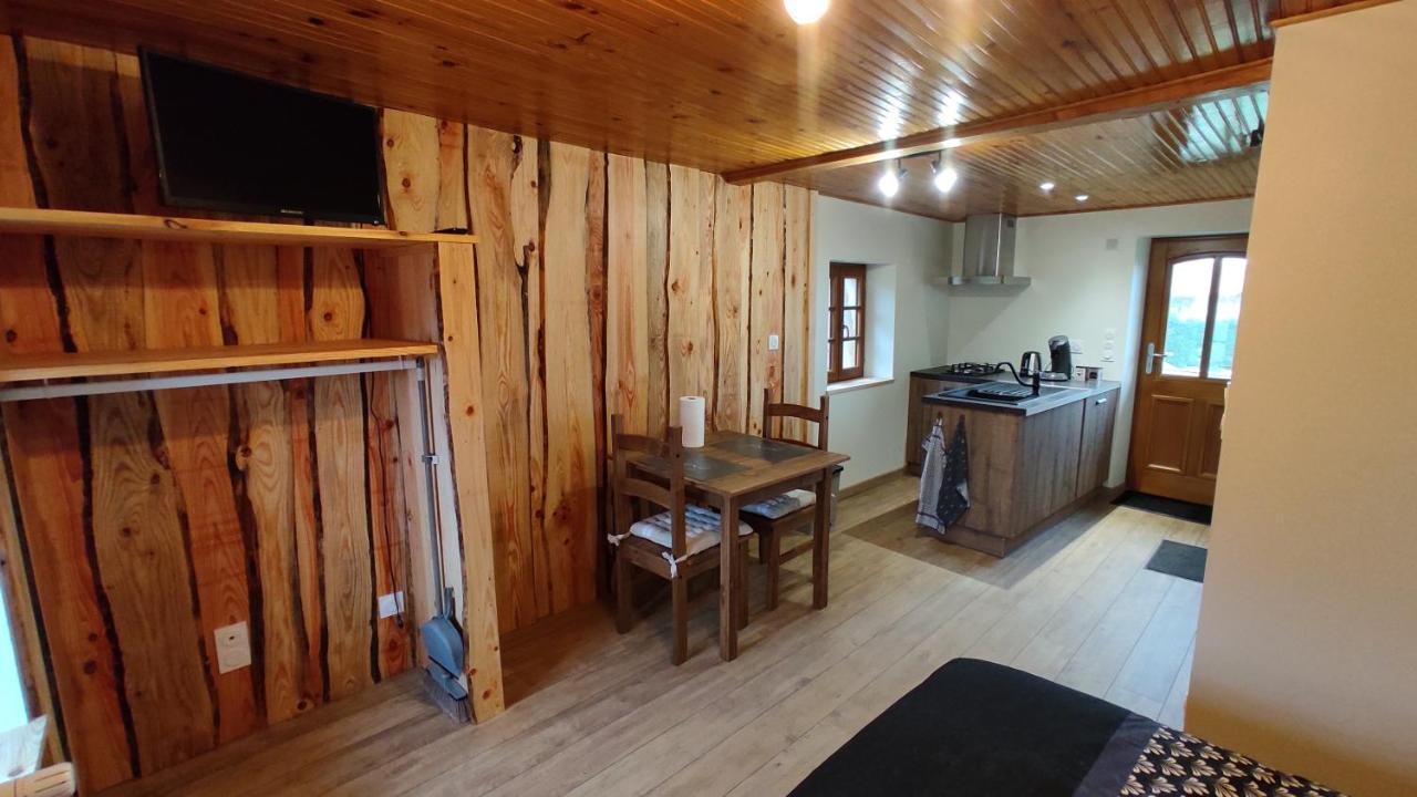 Studio Chaleureux Dans Les Monts Du Forez Verrieres-en-Forez Bagian luar foto