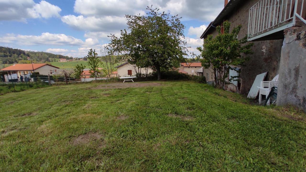 Studio Chaleureux Dans Les Monts Du Forez Verrieres-en-Forez Bagian luar foto